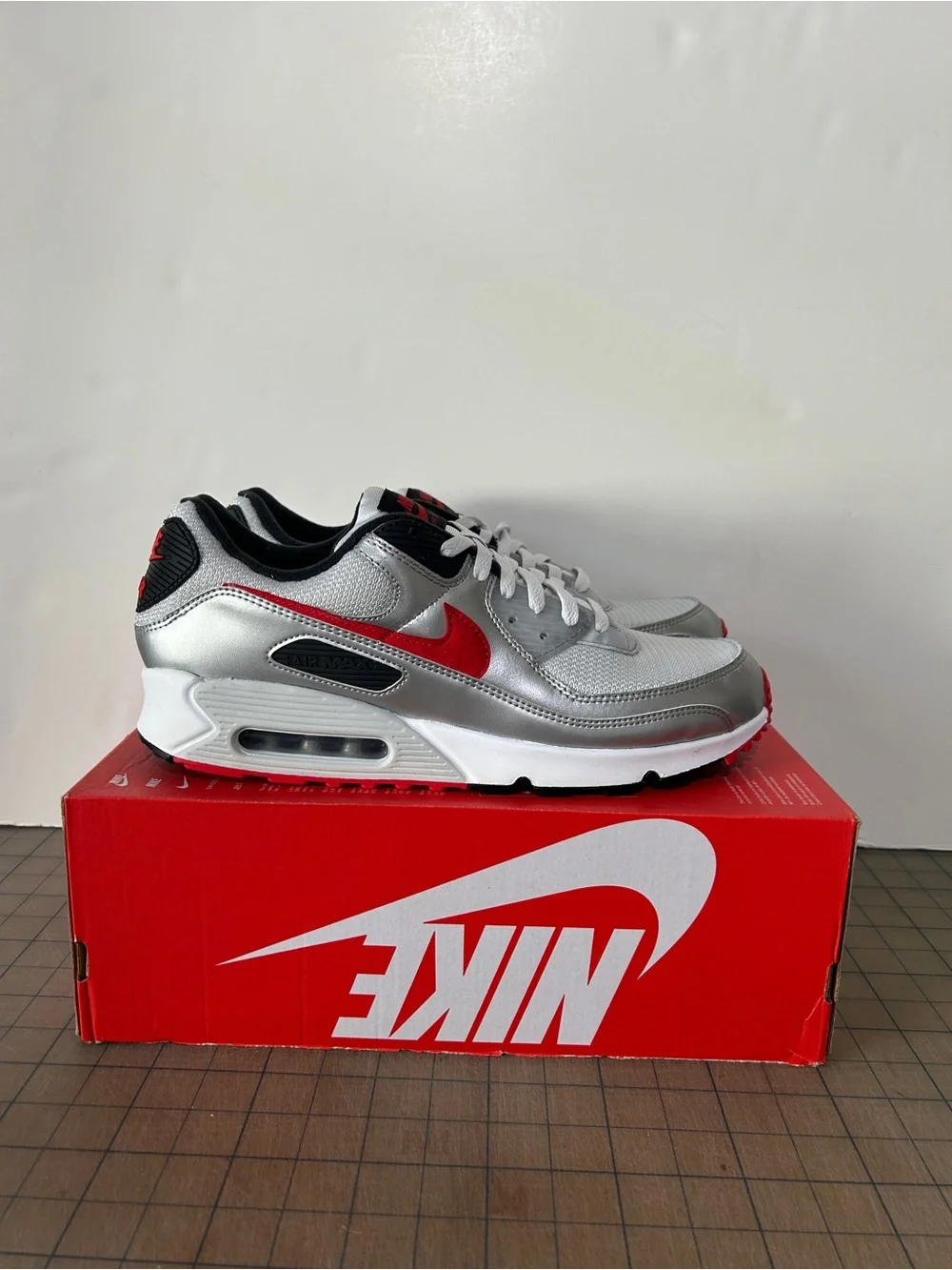 Nike Air Max 90 ‘Icons - Silver Bullet’